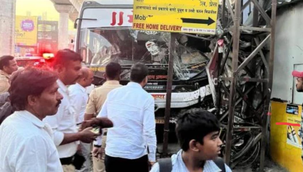 हिंजवडीत भीषण अपघात.. आयटी कर्मचाऱ्यांना घेऊन जाणारी बस थेट फूटपाथवर, दोन शाळकरी मुलांचा मृत्यू