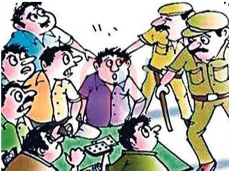 निगडीत ट्रान्सपोर्टनगर येथे जुगार खेळणाऱ्या आठ जणांवर गुन्हा दाखल