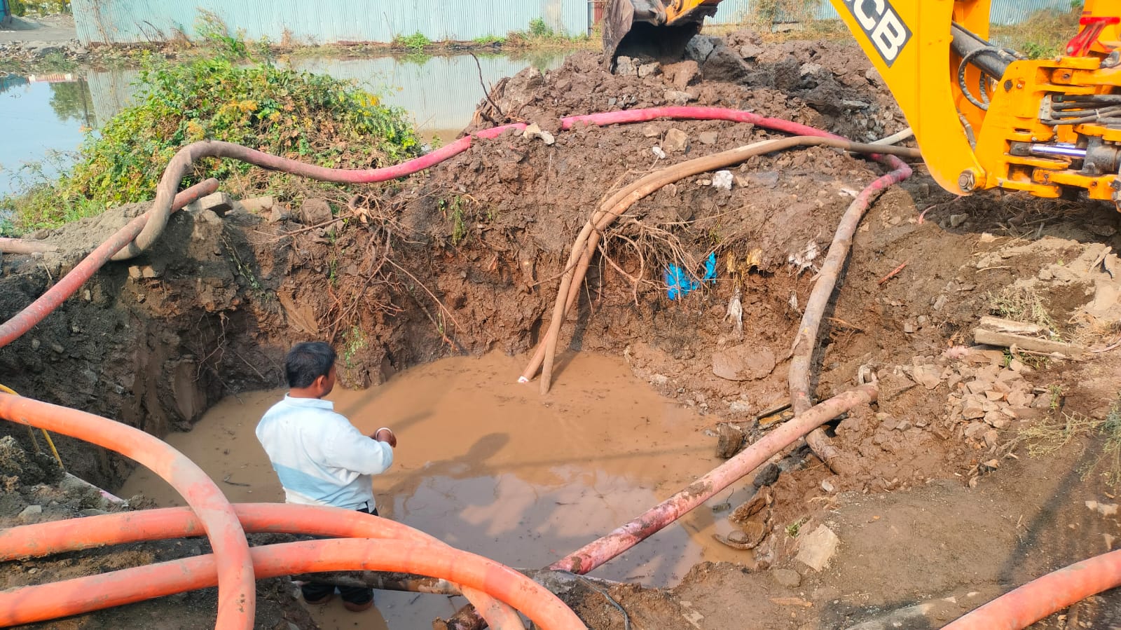 रावेत परिसरात जलवाहिनीला गळती; शहरातील अनेक भागांचा पाणीपुरवठा खंडित होणार