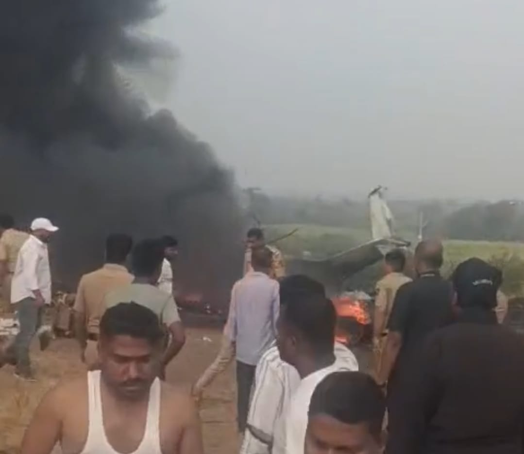 बारामतीत अजित पवारांच्या विमानाला भीषण अपघात
