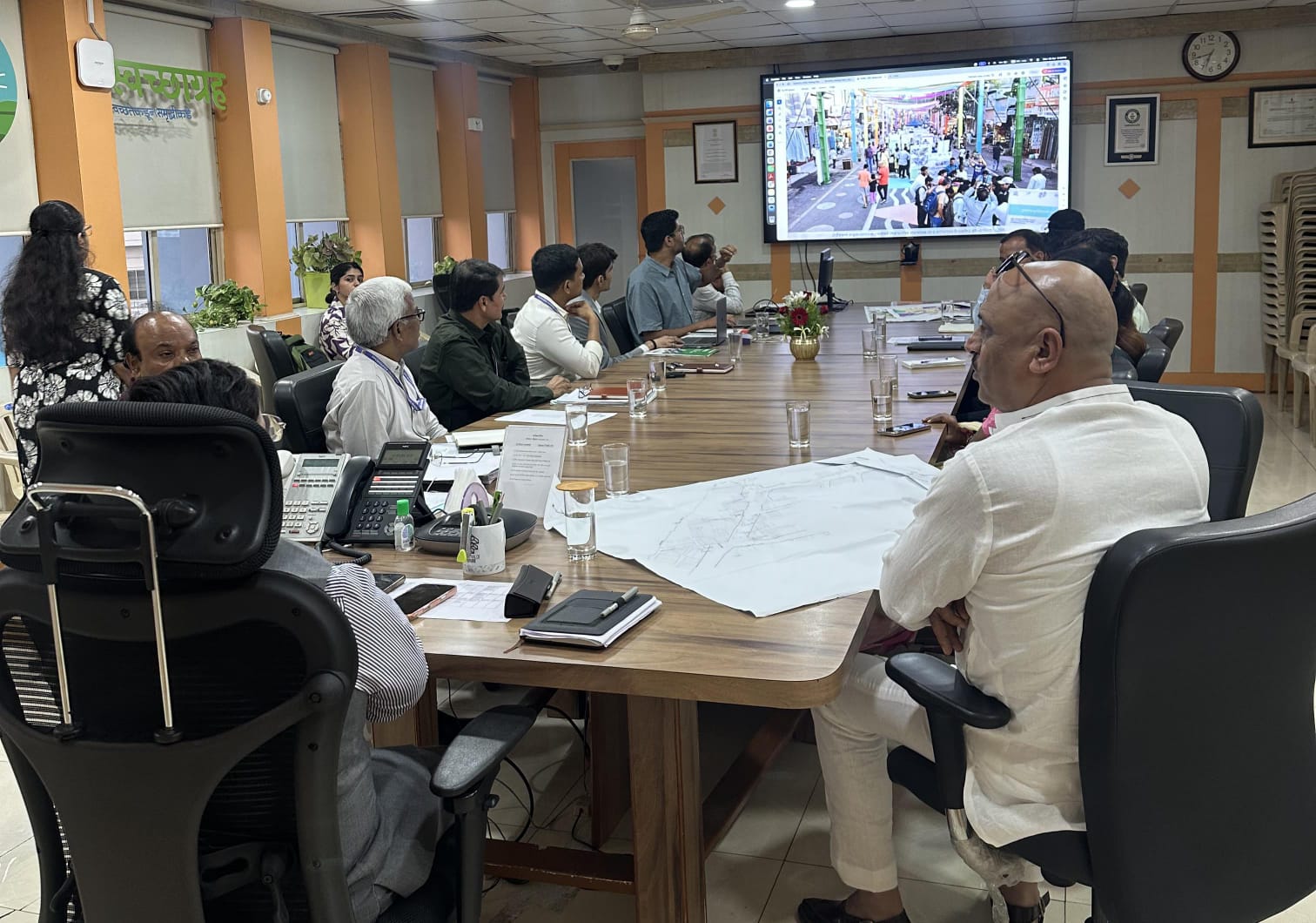 पिंपरीच्या सर्वांगीण विकासासाठी डब्बू आसवानी यांचा पाठपुरावा; आयुक्तांसोबत सकारात्मक चर्चा