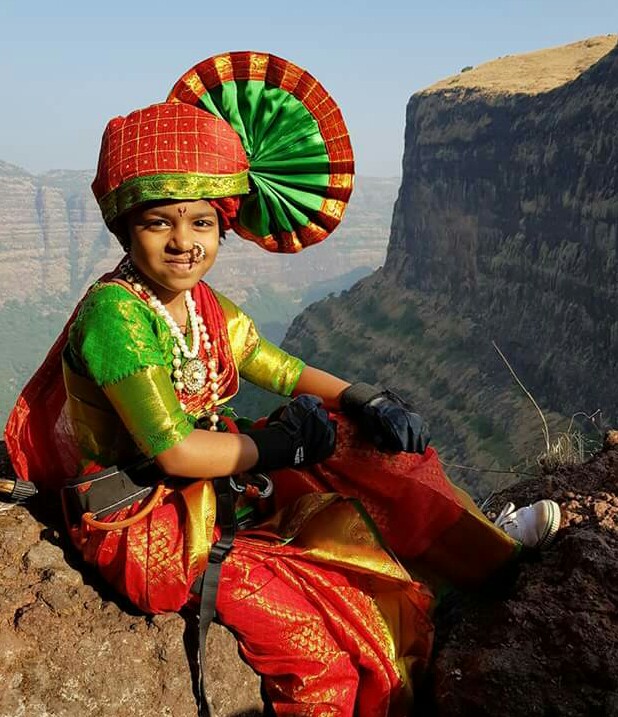 ८ वर्षाच्या गिरीजा लांडगेने केला लिंगाणा कडा सर...!