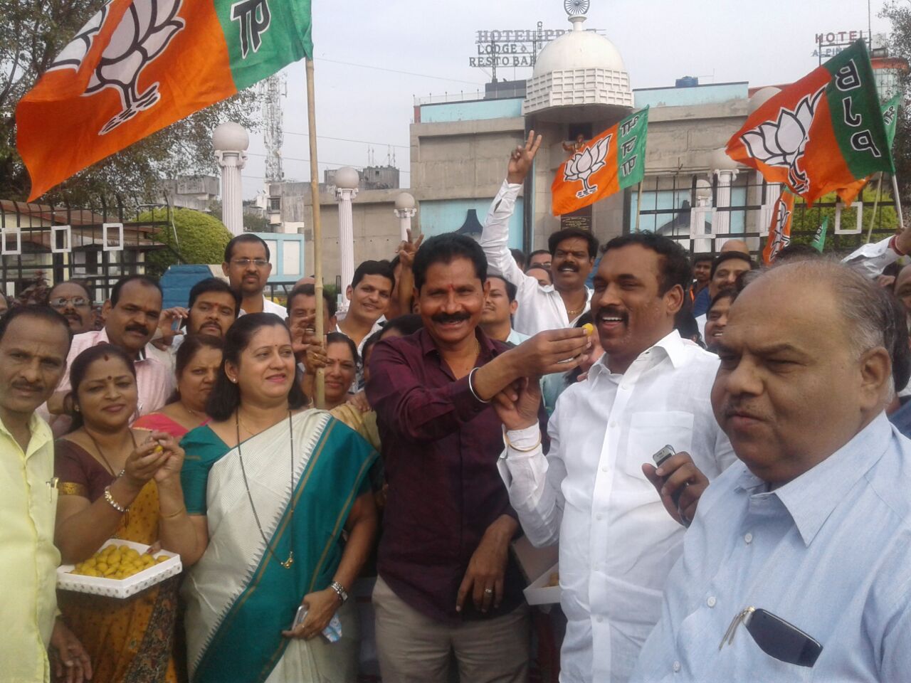 विजयानंतर पिंपरीतही भाजपकडून 'जल्लोष'