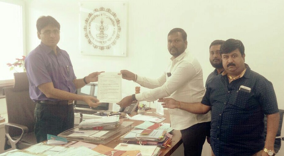 रेडझोनच्या हद्दीतील नागरिकांना कर्जासाठी 'ना हरकत दाखला' द्यावा; मनसे शहराध्यक्ष चिखले यांची उपजिल्हाधिका-यांकडे मागणी