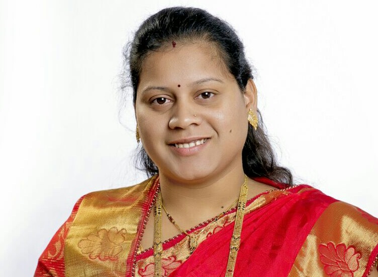 नाट्यमय घडामोडीनंतर स्थायीच्या अध्यक्षपदासाठी ममता गायकवाड यांचा अर्ज दाखल