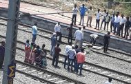 चिंचवड येथे रेल्वेखाली सापडून माजी पोलिस कर्मचाऱ्याचा मृत्यू