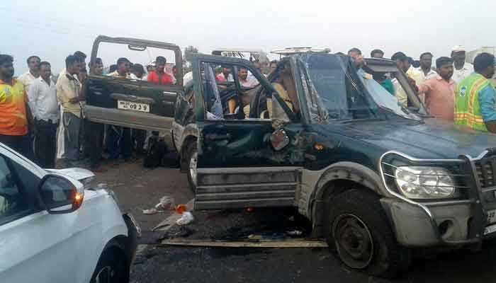 पुणे-सोलापूर महामार्गावर स्कॉर्पिओचा भीषण अपघात; निगडीतील एकाच कुटूंबातील ५ जण ठार