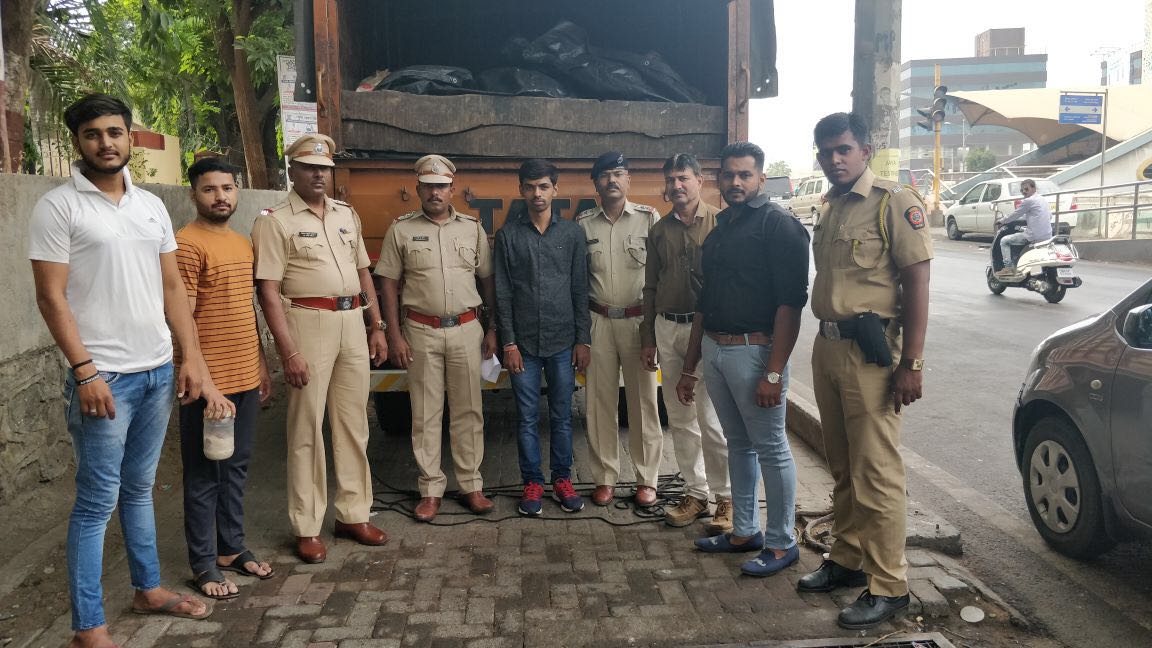 पिंपरीत बजरंगदलाने ६ टन गोमांसने भरलेला टेम्पो पकडला
