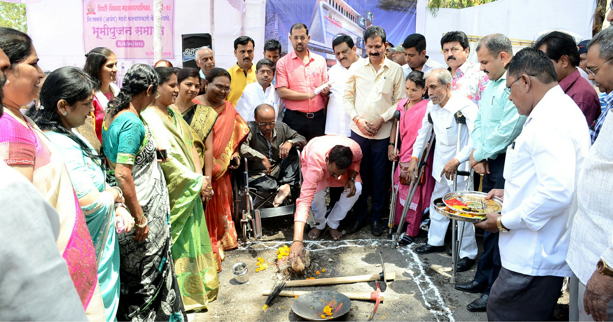 महाराष्ट्रातील पहिल्या अपंग कल्याणकारी केंद्राचे  भूमिपूजन; नगरसेविका अनुराधा गोरखे यांच्या पाठपुरव्याला यश