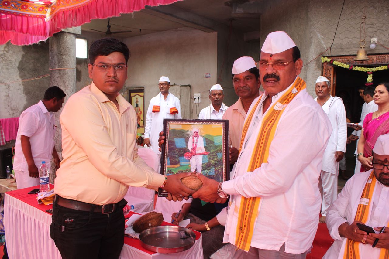 पुरस्काराचे मोल कमी होवू देऊ नका - विलास लांडे