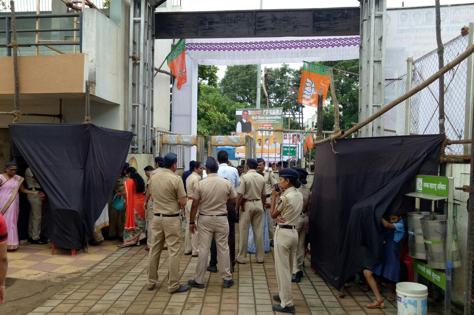 मुख्यमंत्र्यांच्या कार्यक्रमाला मोठा पोलिस बंदोबस्त; आंदोलनाच्या तयारीत असलेले १२ कार्यकर्ते ताब्यात