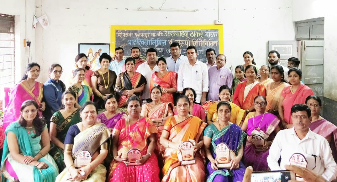 गुरुपौर्णिमेनिमित्त मोहननगर, काळभोरनगर परिसरातील शिक्षकांचा शिवसेनेकडून सन्मान