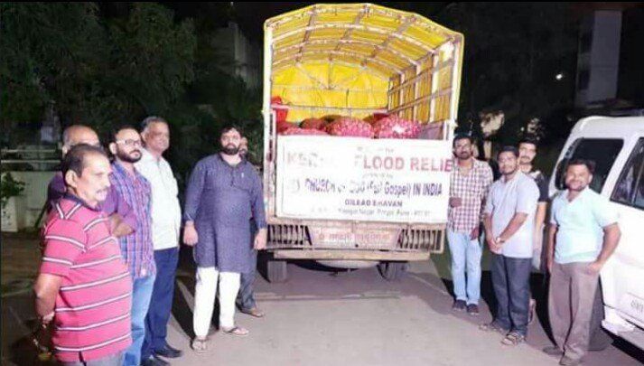 केरळ पूरग्रस्तांना आमदार महेश लांडगे यांचा मदतीचा हात; दोन टन कांदा पाठवला