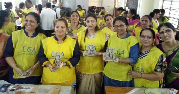 नगरसेविका रमल्या मूर्ती बनवण्यात...
