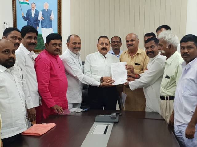 पंतप्रधान कार्यालयात रिक्षा-टॅक्सी संघटनांच्या प्रतिनिधींची बैठक