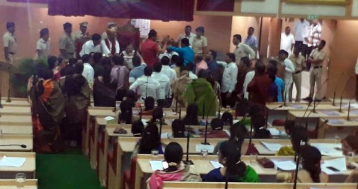 पिंपरी महासभेत राष्ट्रवादी-भाजप नगरसेवकांमध्ये जुंपली