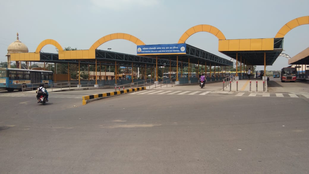 निगडी बस स्थानकाला सिमाभिंत बांधण्याची दिपक खैरनार यांची मागणी