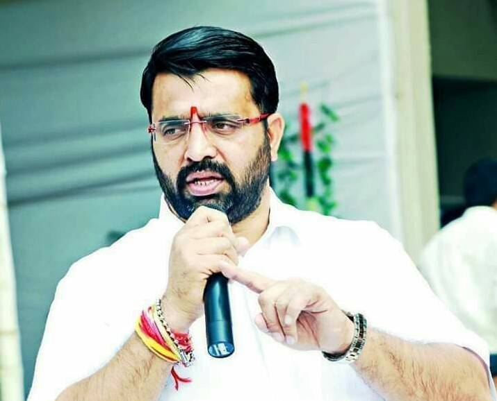 महेशदादांनी दंड थोपटले.. आखाड्यात उतरलो तर एकालाही सोडणार नाय!