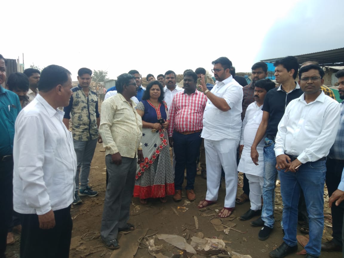 'प्रदुषण करणाऱ्या भंगार व्यावसायिकांच्या सुविधा बंद करा'