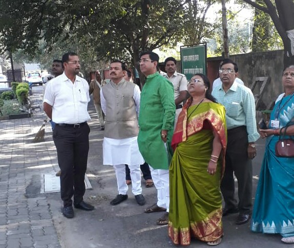 आनंदधाम स्मशानभूमीची महापौरांकडून पाहणी