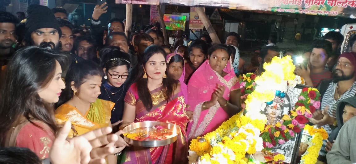 वाल्हेकरवाडीतून एकवीरा देवीच्या पालखीचे प्रस्थान