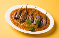 अशी बनवा विना कांद्याची काश्मीरी वांग्याची भाजी