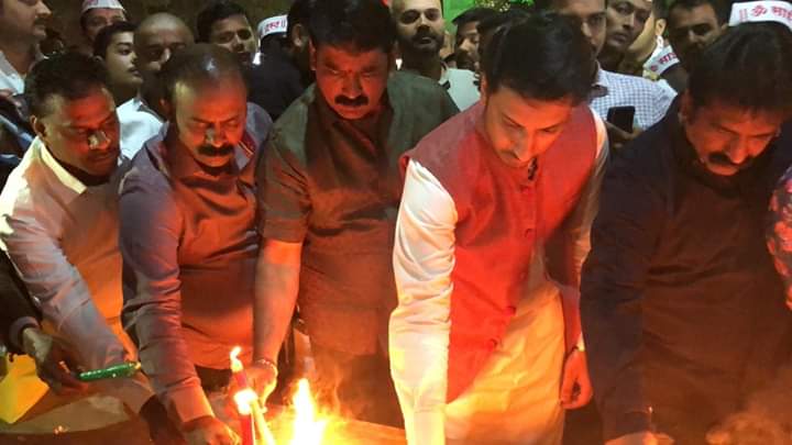 पार्थ पवार यांच्याकडून सांगवीत शहिदांना श्रध्दांजली