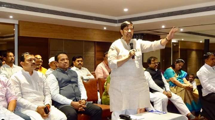 युतीच्या बैठकीत श्रीरंग बारणे यांच्या विरोधात पत्रकबाजी.. राजकीय वातावरण तापले..!