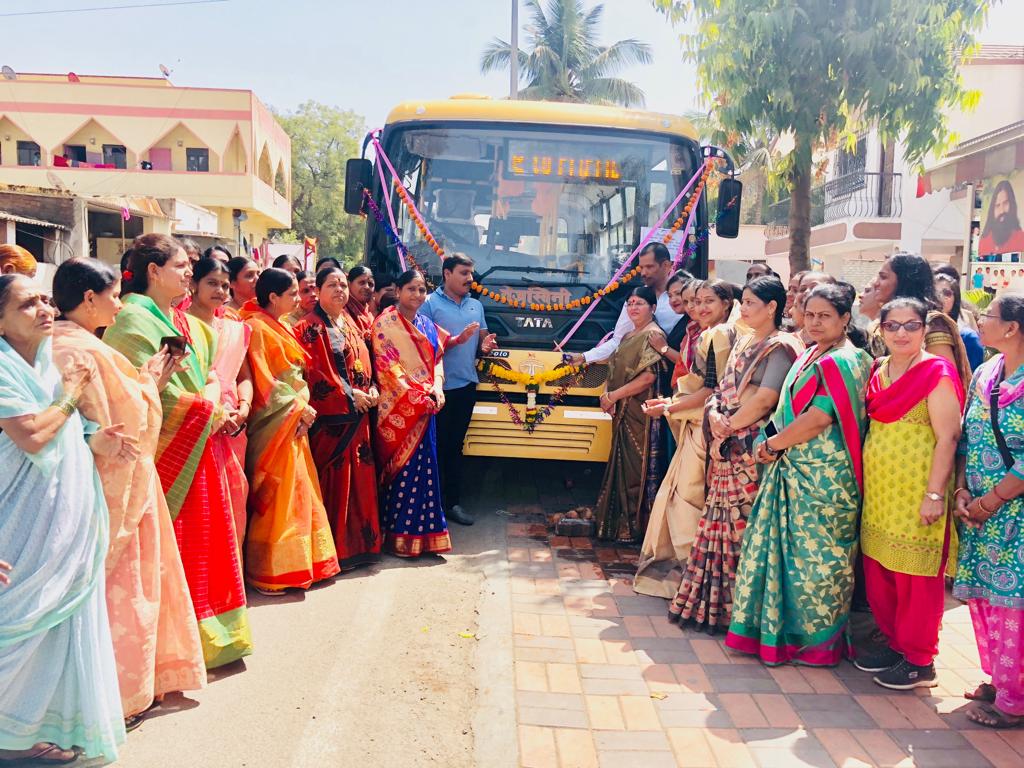 जागतिक महिला दिनानिमित्त पिंपळे सौदागरमध्ये 'तेजस्विनी' बससेवा सुरू, आमदार जगताप यांच्या हस्ते उद्घाटन