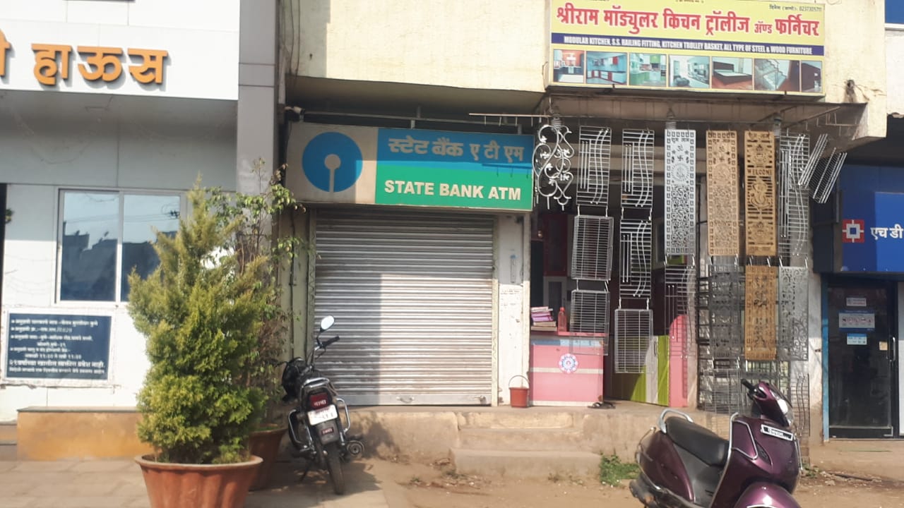 भोसरीत दोन एटीएम फोडून ३५ लाखांची चोरी