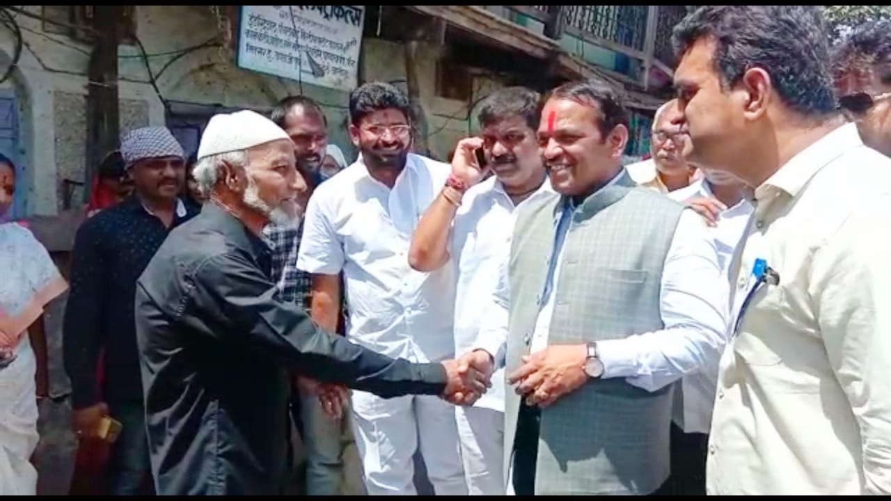 कासारवाडीत खासदार बारणे यांची सर्वसामान्य नागरिकांशी चर्चा