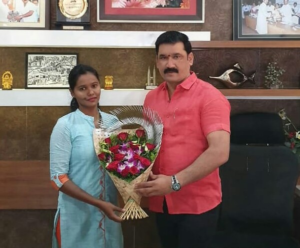 काळेवाडीतील स्वाती धोंगडे हिचे एमपीएससी परीक्षेत घवघवीत यश, नाना काटेंकडून सन्मान
