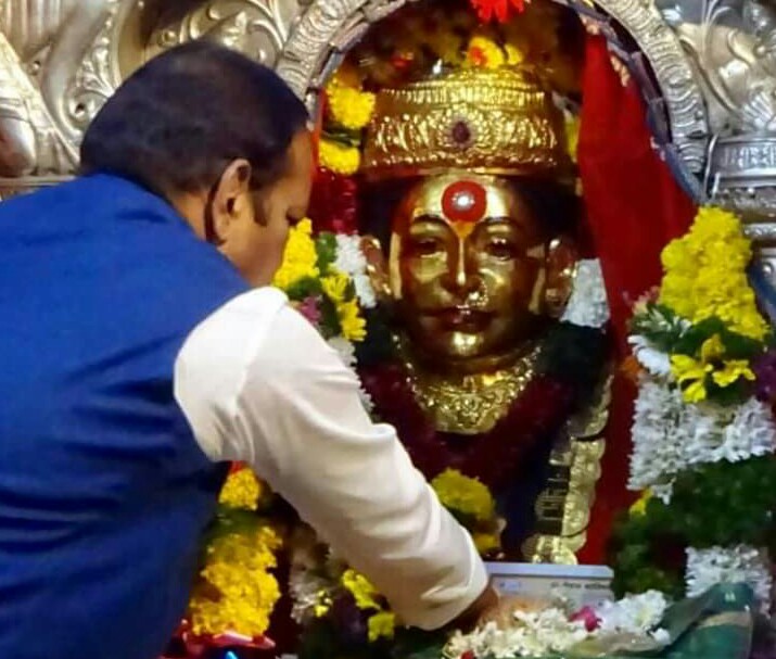 एकविराआईच्या चरणी श्रीरंग बारणे नतमस्तक; मावळात शिवसेना-भाजप महायुतीच्या प्रचाराचा शुभारंभ