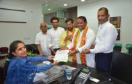 युतीच्या दिग्गज नेत्यांच्या उपस्थितीत श्रीरंग बारणे यांचा उमेदवारी अर्ज दाखल