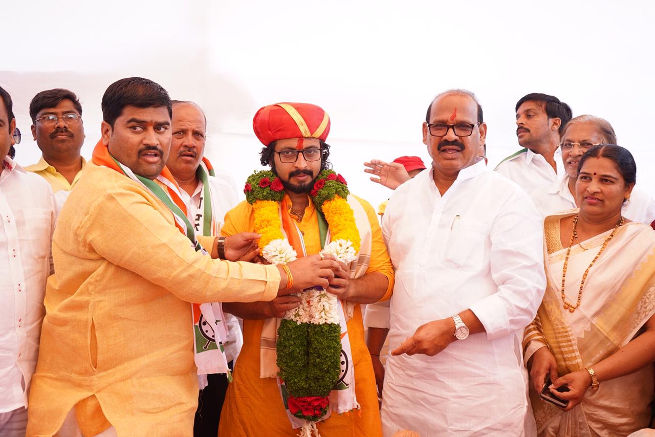 डॉ.अमोल कोल्हे यांच्या भोसरी विधानसभेतील गावभेट दौऱ्याला उत्स्फूर्त प्रतिसाद