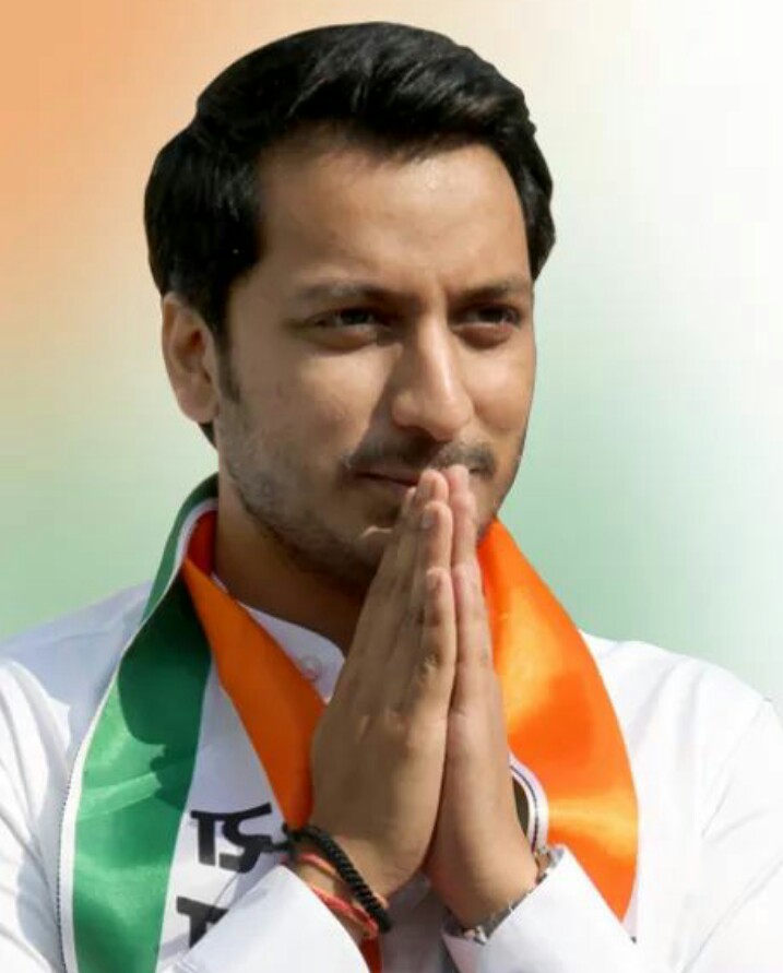 पार्थ पवार यांचे 'ते' फोटो 'व्हायरल' करणाऱ्यांविरुद्ध गुन्हा दाखल