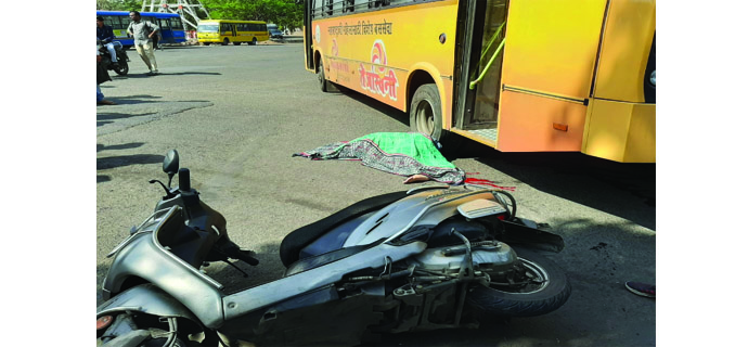 पिंपळे गुरवमध्ये तेजस्विनी बसखाली चिरडून तरुणीचा मृत्यू