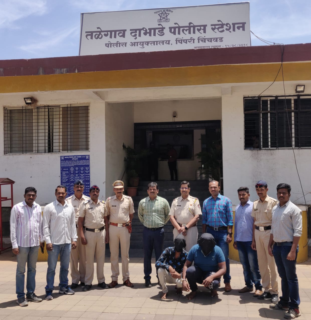 पुणे-मुंबई महामार्गावर ओला कॅबमधून प्रवाशांना लुटणारी टोळी जेरबंद