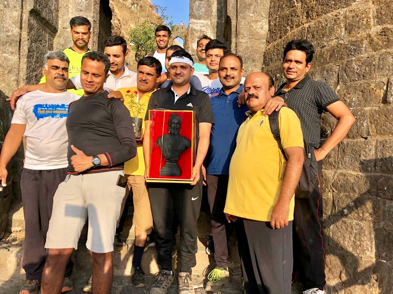 वाकडच्या प्रशांत विनोदेंचा 'भीमपराक्रम', ९ वर्षात ५०० वेळा केले सिंहगडचे 'ट्रेकिंग'