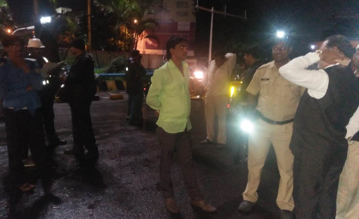 स्थायी सभापती विलास मडिगेरींना मेट्रोच्या 'बाऊंसर'कडून जीवे मारण्याची धमकी..!