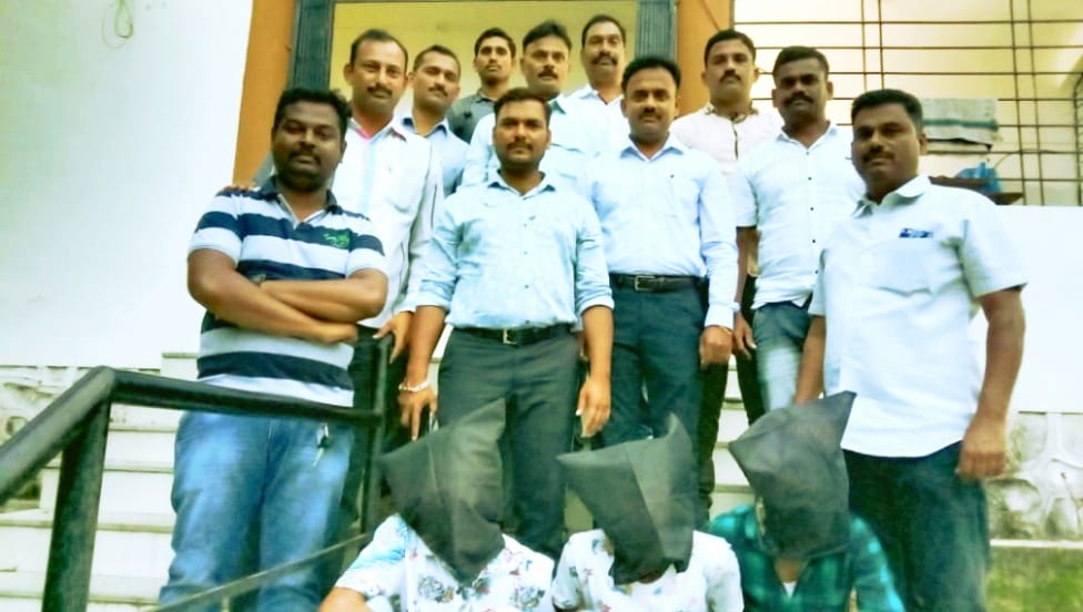 रावेत येथील मेडिकल दुकानदारावर हल्ला करून रोकड लुटणाऱ्या तीन सराईतांना अटक; गुन्हे शाखा युनिट ५ ची कारवाई