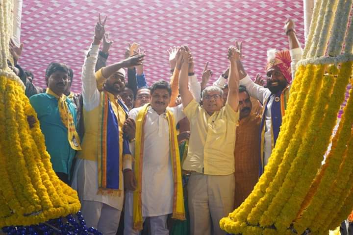 मस्तवाल भाजप सरकारला सत्तेतून खाली खेचा - अॅड. प्रकाश आंबेडकर