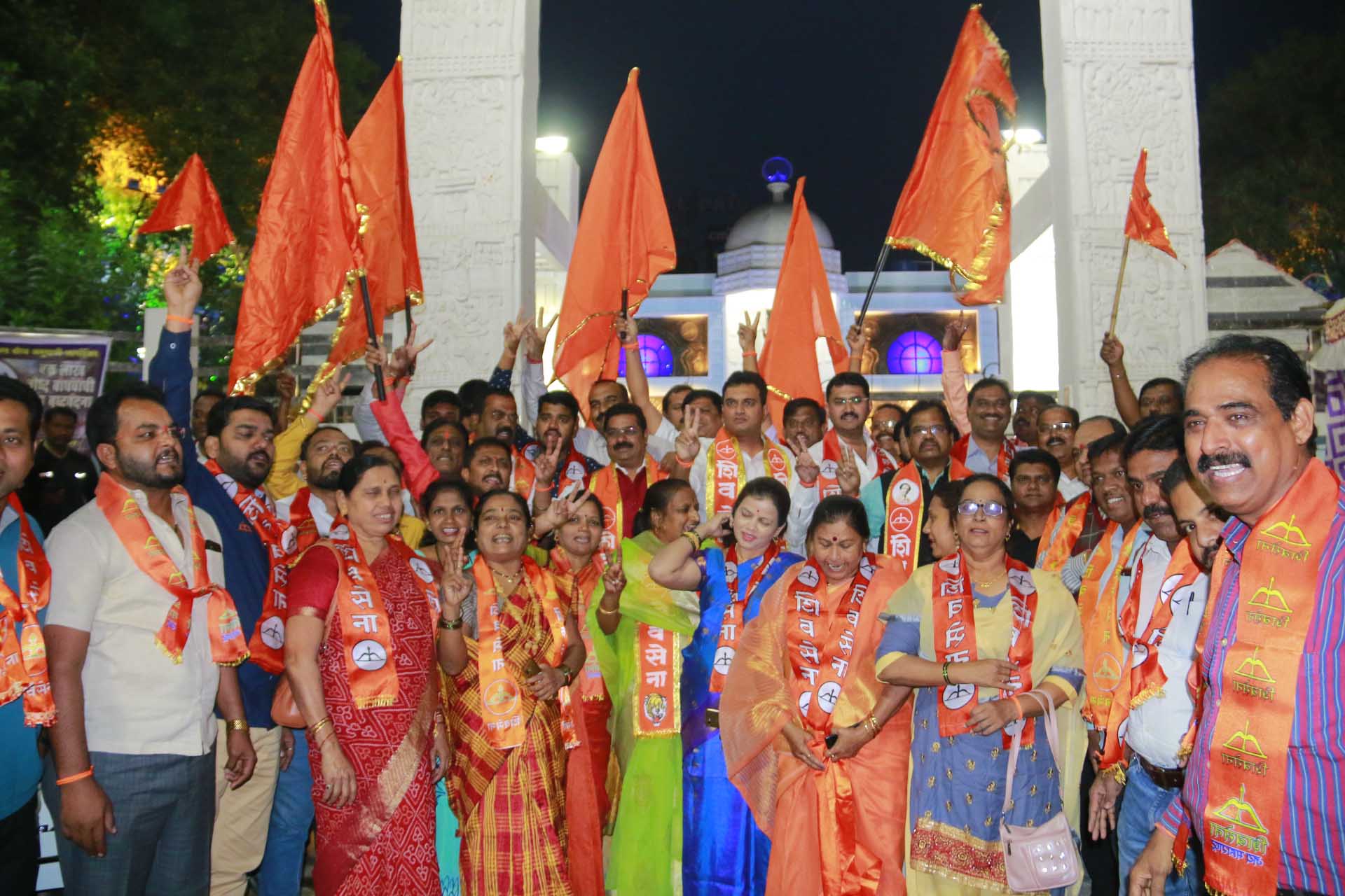 न्यायालयाच्या निर्णयामुळे लोकशाहीचा विजय - योगेश बाबर; पिंपरीत शिवसेनेचा आनंदोत्सव