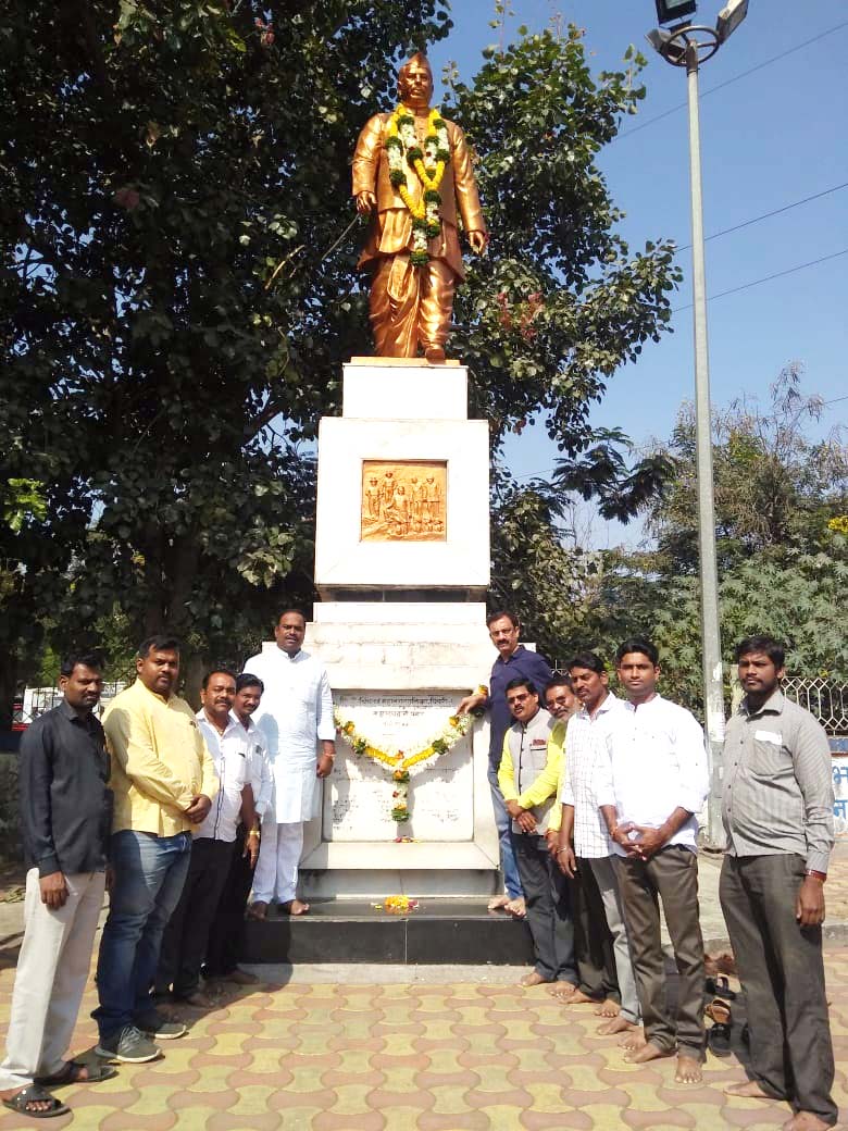 यशवंतराव चव्हाण यांच्या स्मृतीस पिंपरी चिंचवड काँग्रेसच्या वतीने अभिवादन