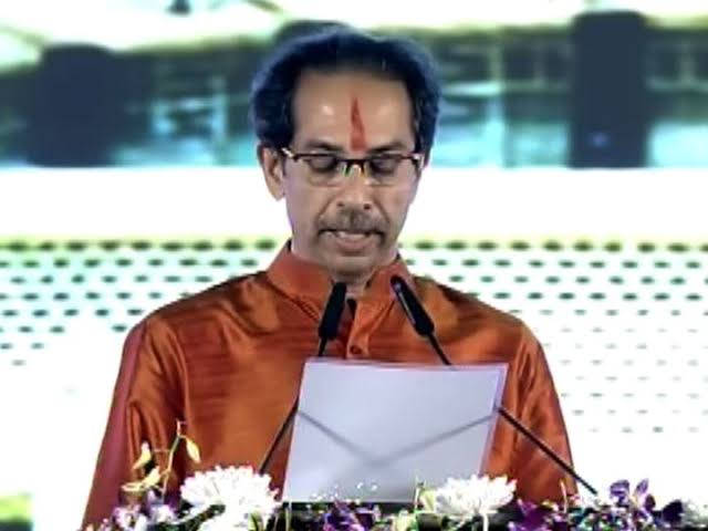 मी उद्धव बाळासाहेब ठाकरे शपथ घेतो की...