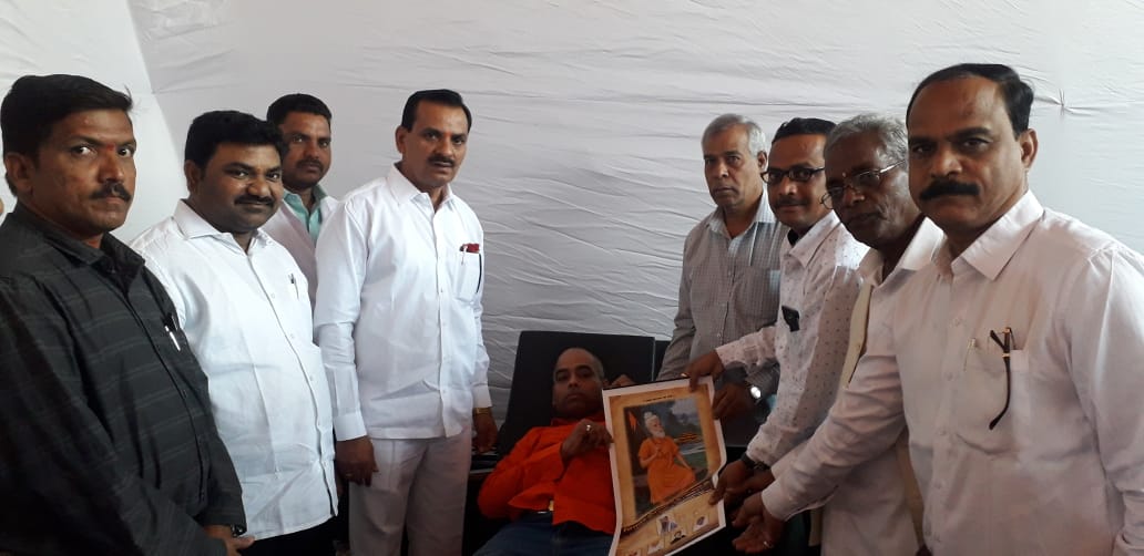 मोरया गोसावी संजीवन समाधी महोत्सवात अपंग रक्तदात्याने मारली बाजी; १८५ जणांचे रक्तदान