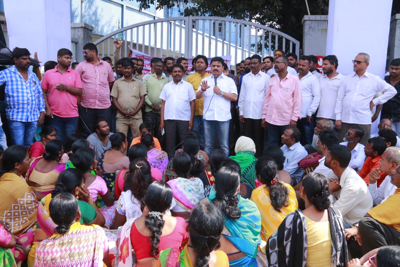 पिंपरीतील नेहरूनगर रस्त्याचे फेर सर्व्हेक्षण करा; कैलास कदम यांच्या नेतृत्वात महापालिकेवर धडक मोर्चा