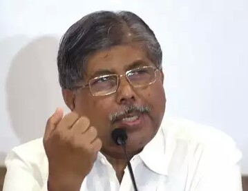 तीन पायांच्या शर्यतीमुळे हे सरकार पाडायला काहीही करावे लागणार नाही - चंद्रकांत पाटील