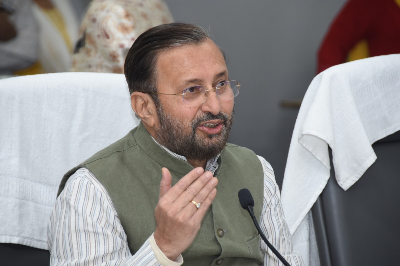 केंद्र सरकारच्या योजना गतीने राबवा - केंद्रीय मंत्री प्रकाश जावडेकर