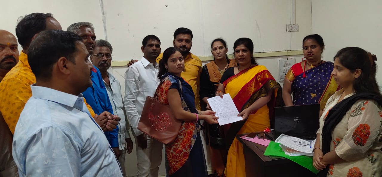 पिंपरी युवासेनेतर्फे 'आरटीई ऑनलाईन प्रोसेस फॉर्म सेंटर'चे उद्घाटन